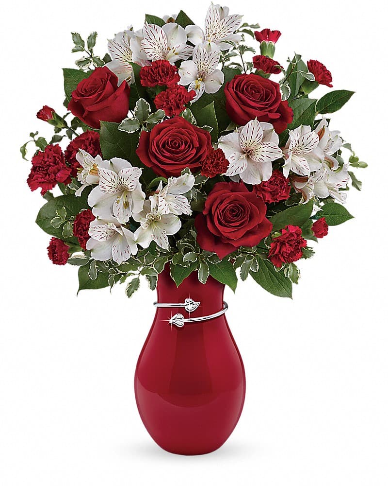 Teleflora's Pair Of Hearts Bouquet