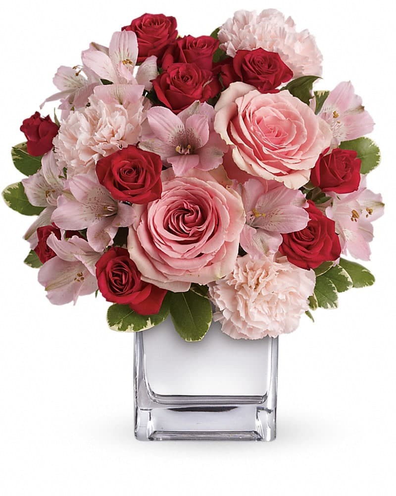 Teleflora's Love That Pink Bouquet With Roses
