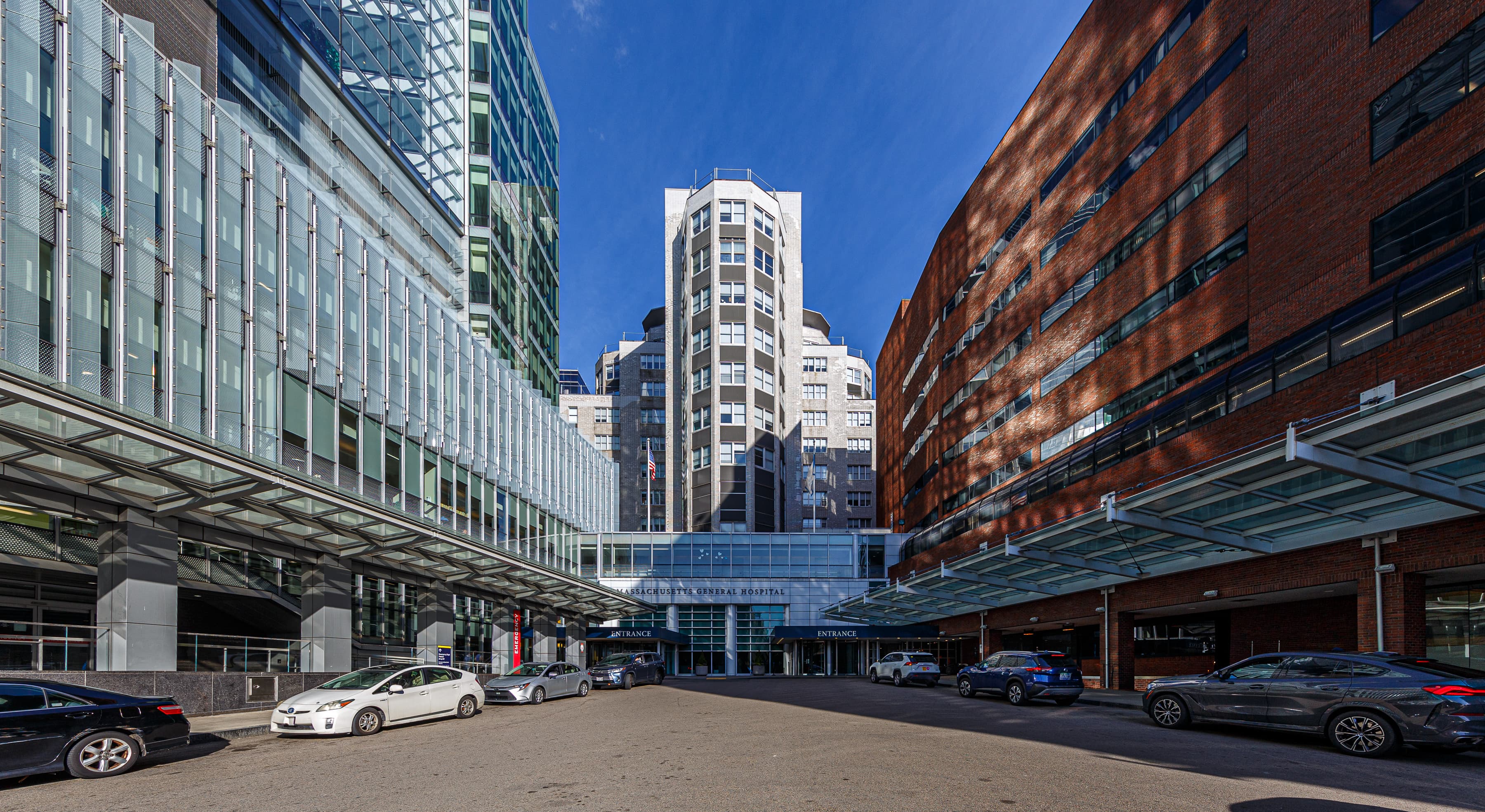 Massachusetts General Hospital main entrance between the Lunder and Wang buildings, photographed in December 2024.